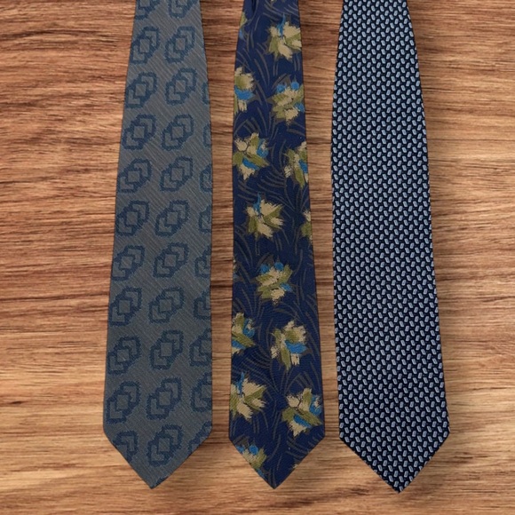 Giorgio Armani Men’s Tie Bundle (3) 100% Silk Made in Italy Classic Neckties - Picture 8 of 9